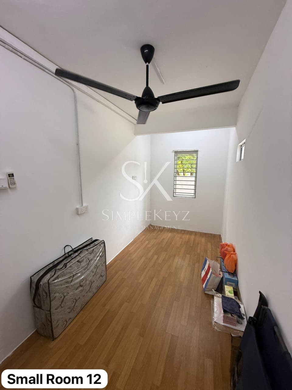 Landed , Small Room 12 - photo 1