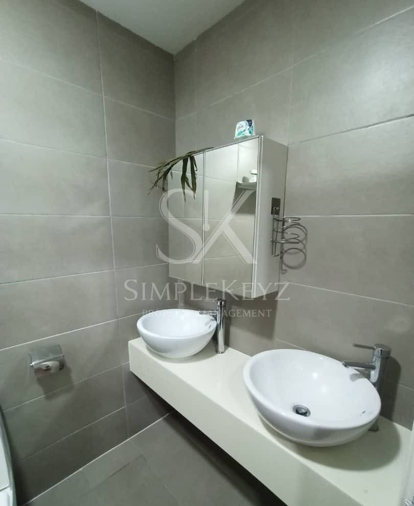 D'Latour , Master Room 1 - photo 6