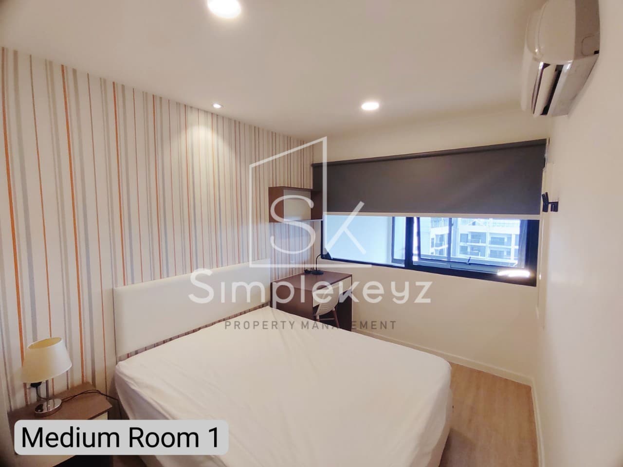 D'Latour , Medium Room 1 - photo 1